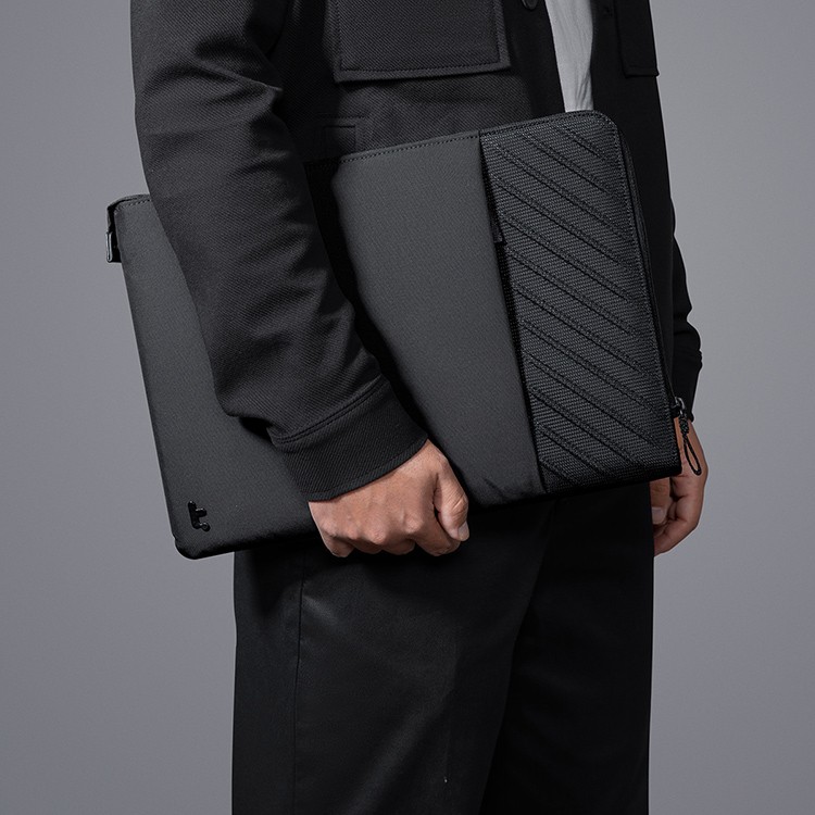 Чехол Tomtoc Voyage-A10 Laptop Sleeve для ноутбуков до 16" чёрный (Black)