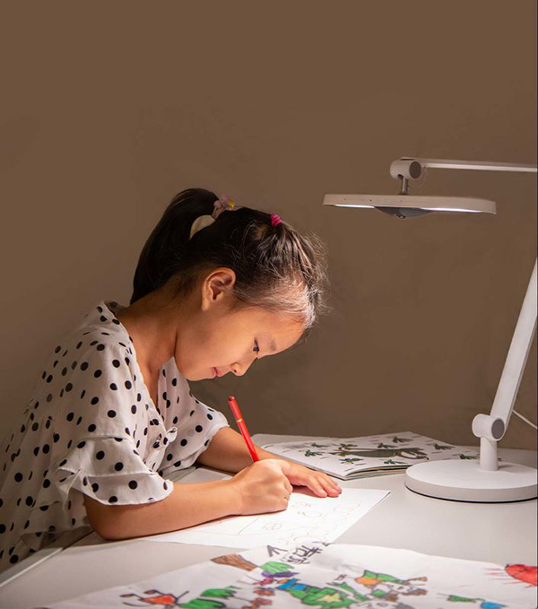 Умная настольная лампа Yeelight LED Light-sensitive desk lamp V1 (YLTD06YL), белая
