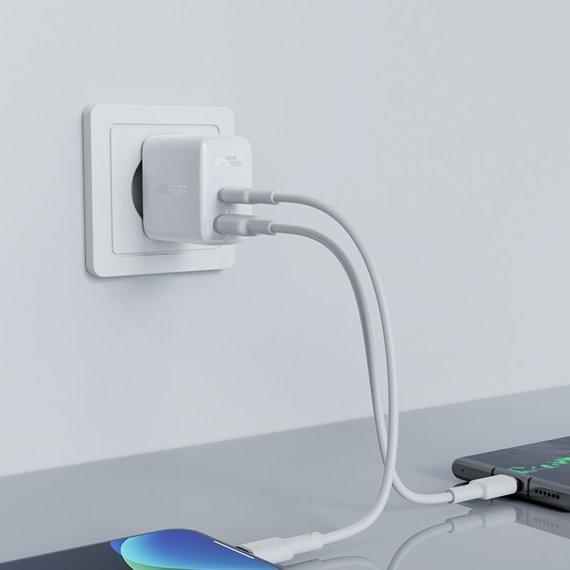 Сетевое зарядное устройство Acefast A5 USB Type-C / USB 32W PD Wall Charger белое (AF-A5-WH)