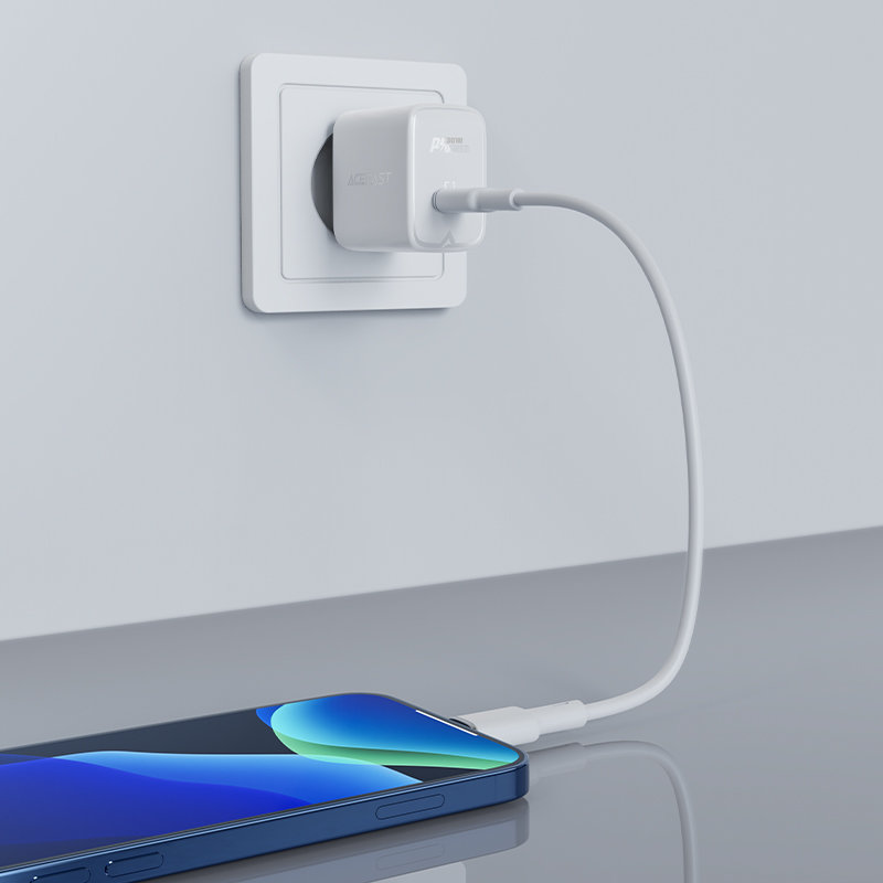 Сетевое зарядное устройство Acefast A21 GaN PD 30W 1 x USB-C белое (AF-A21-WH)