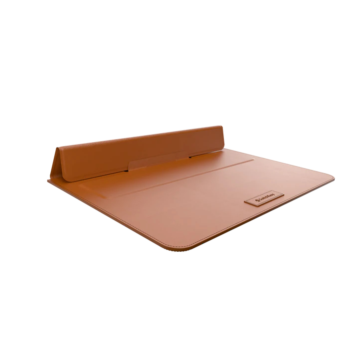 Чехол-подставка SwitchEasy EasyStand для MacBook Pro 16 (M1) 2021 коричневый (GS-105-233-201-146)
