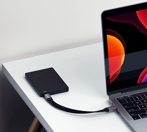 Кабель Satechi Flat USB-C to USB-C (22,8 см) 100W серый космос (ST-TCCFC)