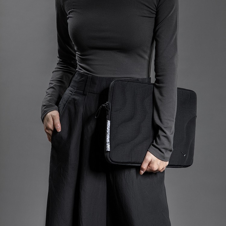 Чехол Tomtoc Terra-A27 Laptop Sleeve для ноутбуков до 14" чёрный (Lavascape)