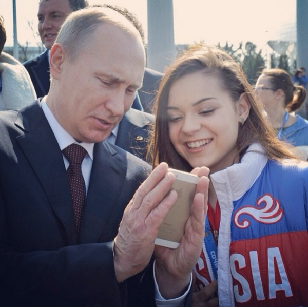 Твиттер «АйКейсес» ‏@iCases_ru