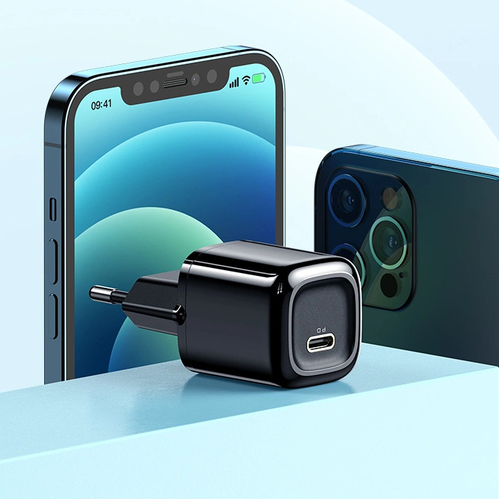 Сетевое зарядное устройство Mcdodo Mini 20 W PD (Type-C) Fast Charger чёрное (CH-829)