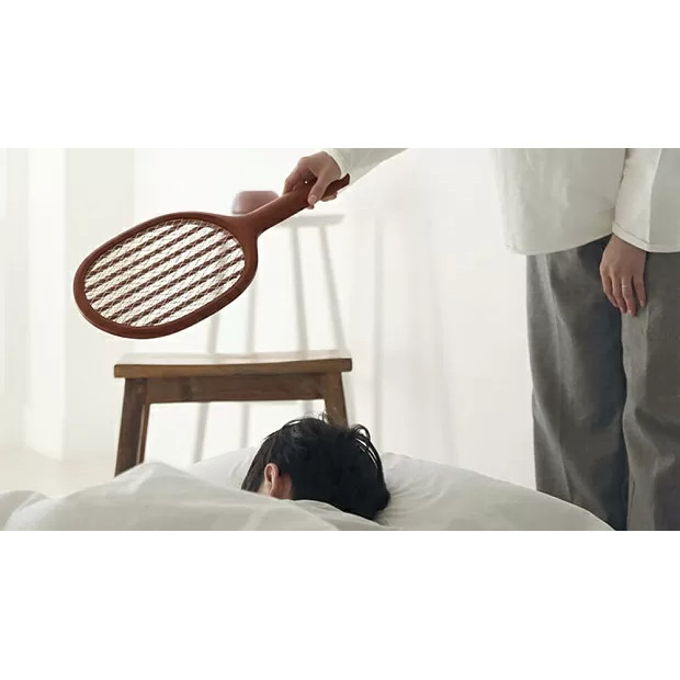 Электрическая мухобойка Solove Electric Mosquito Swatter P1 RU Красная с режимом электрической ловушки и поддержкой зарядки через подставку