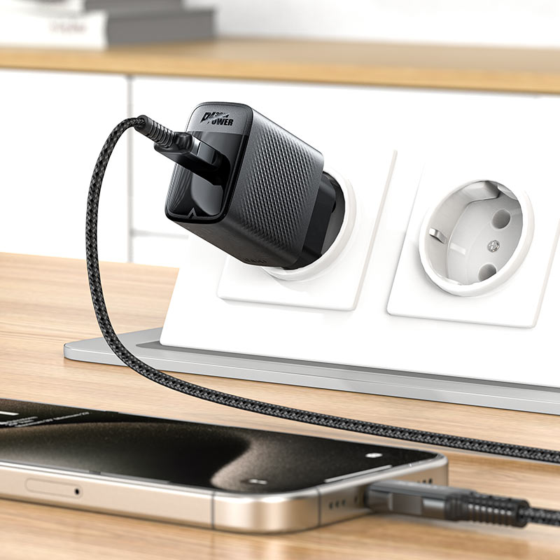 Сетевое зарядное устройство Acefast A102 USB Type-C PD30W GaN чёрное (AF-A102-BK) 