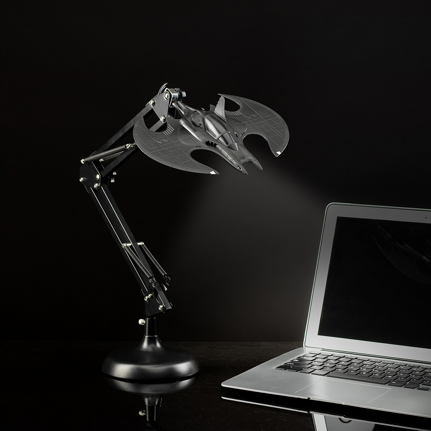 Настольная лампа Paladone DC Batman Batwing Posable Desk Light BDP PP5055BMV2