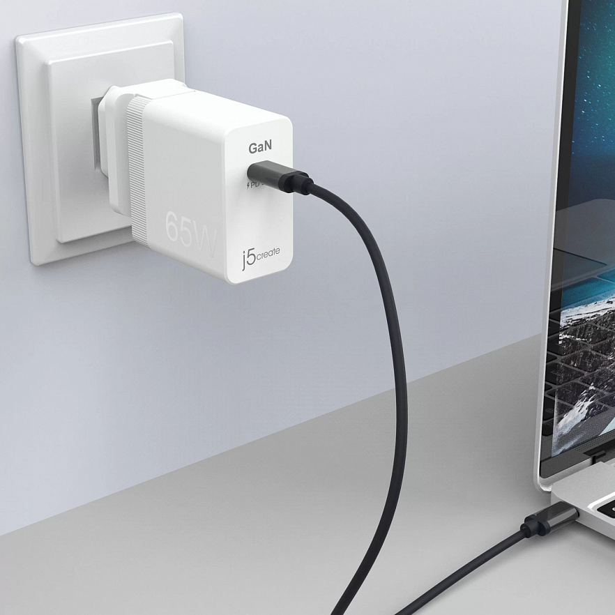 Сетевое зарядное устройство j5create 65W GaN PD USB-C Mini Charger (JUP1365)