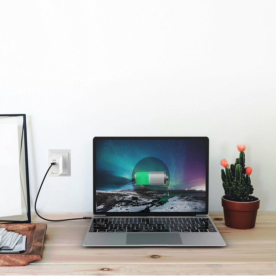 Сетевое зарядное устройство j5create 65W GaN PD USB-C Mini Charger (JUP1365)