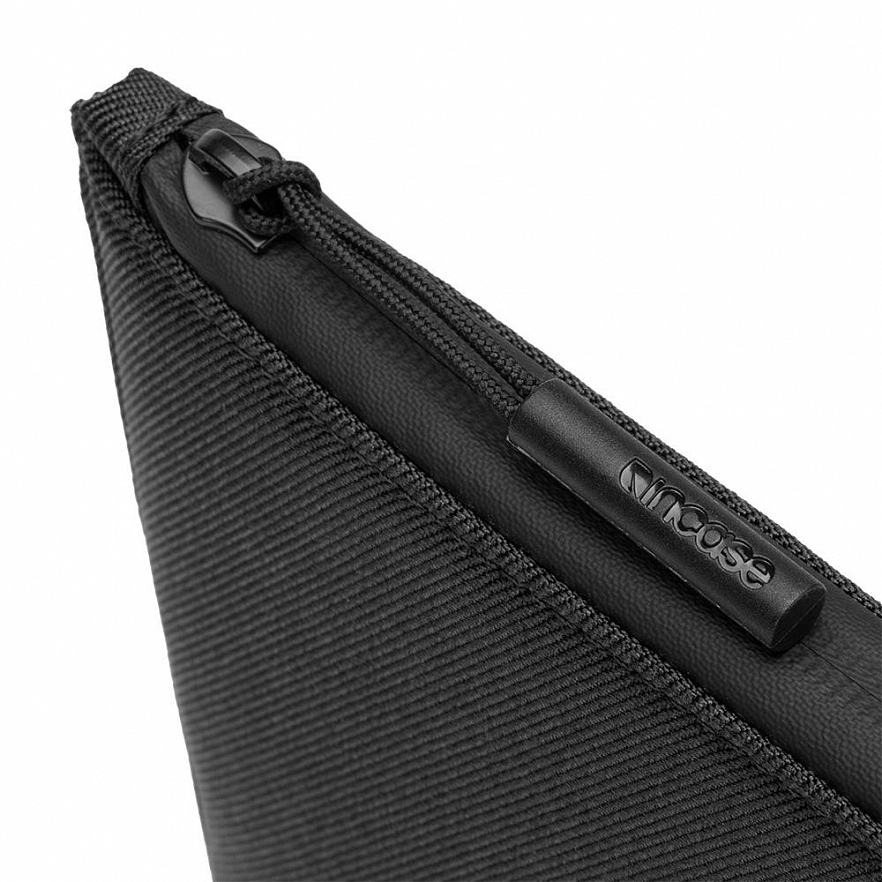 Чехол Incase Facet Sleeve with Recycled Twill для MacBook Pro 13" / MacBook Air 13" чёрный (INMB100690-BLK)