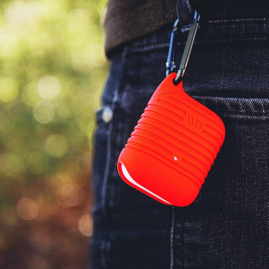 Чехол Case-Mate Tough Water Resistant Case для AirPods красный / чёрный карабин