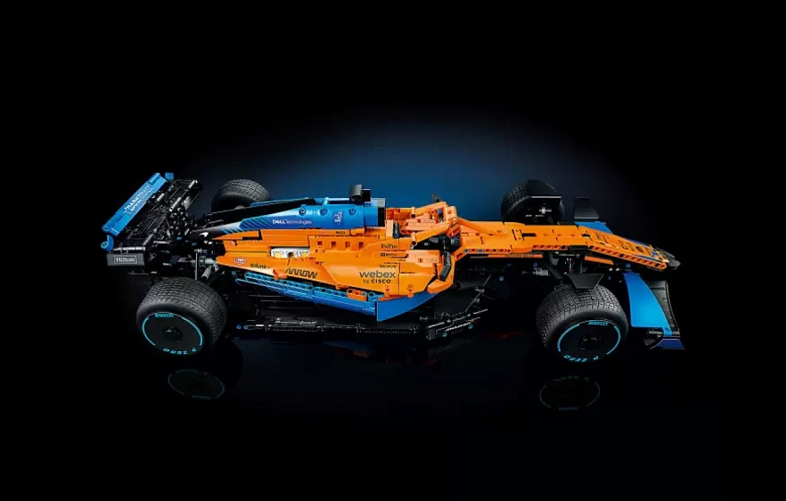 Конструктор LEGO Technic 42141 Гоночный автомобиль McLaren Formula 1, 1432 деталей