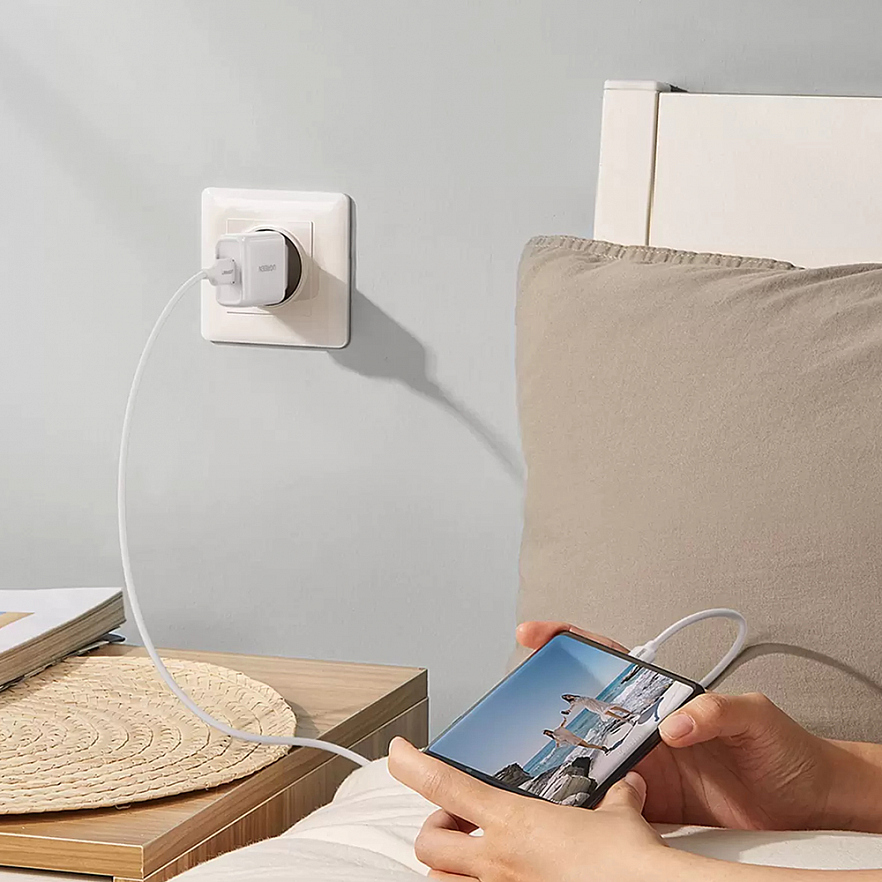 Сетевое зарядное устройство UGREEN CD122 USB-A QC3.0 18W Charger белое (10133)