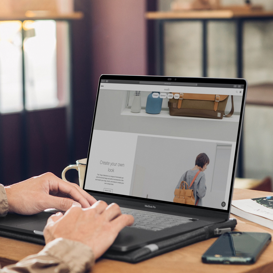 Защитная пленка Moshi iVisor на экран MacBook Pro 16" чёрная