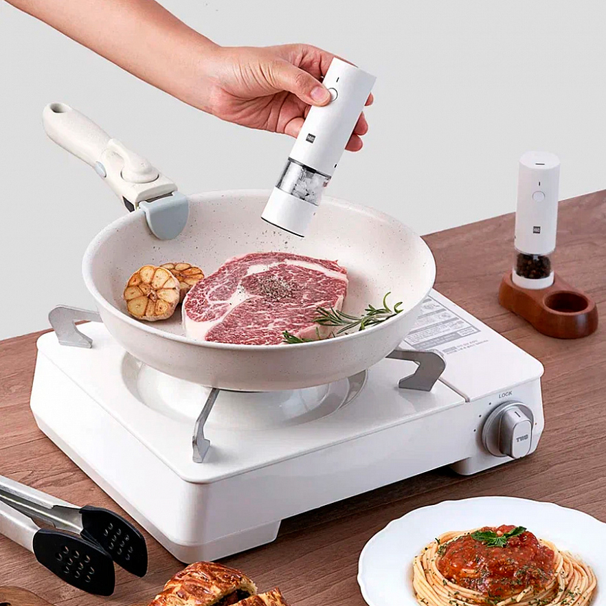 Набор из двух мини электрических мельниц для специй HuoHou Electric Mini Grinder Rechargable белый