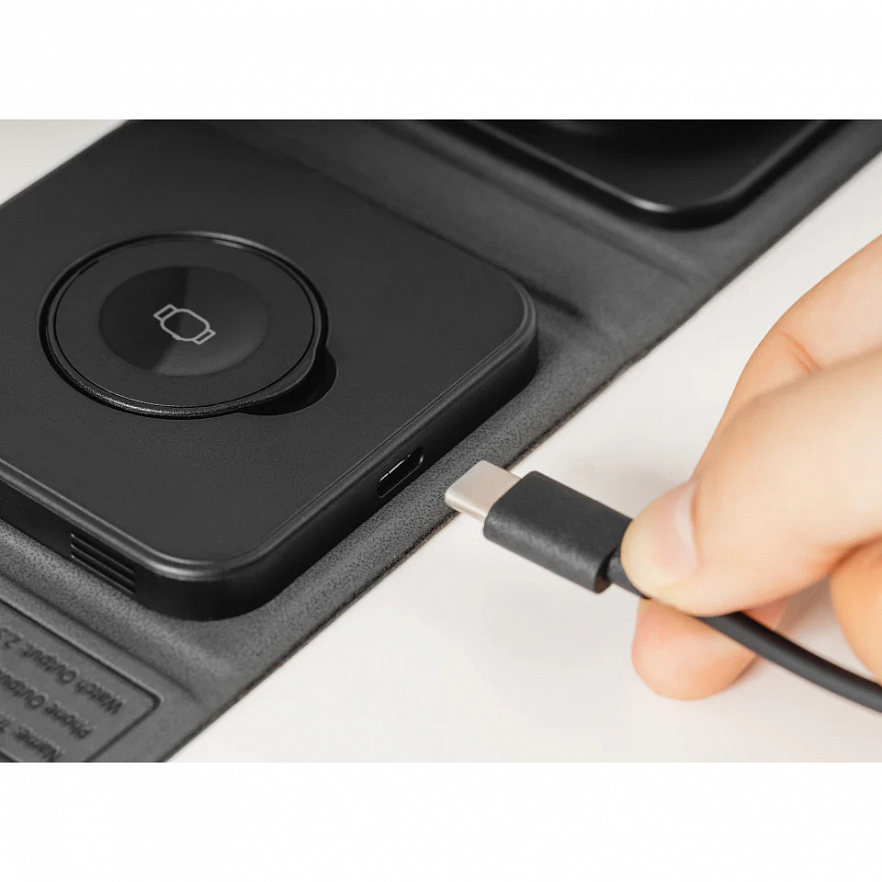 Беспроводное зарядное устройство SwitchEasy Triocharge Portable 3 in 1 Charger чёрное