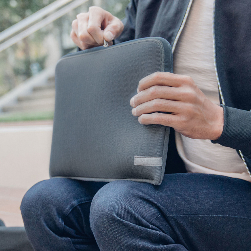 Чехол Moshi Pluma для MacBook Pro/Air 13" (USB-C) синий (Denim Blue)