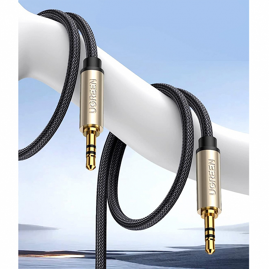 Кабель Ugreen AV125 3.5 mm to 3.5 mm Audio Cable Braided Cable (1 метр) чёрный (10602)