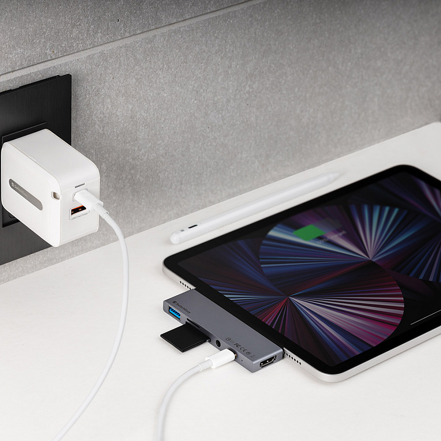 Хаб SwitchEasy SwitchDrive 6 in 1 USB-C Cable HUB USB Type-C / mini jack 3.5 мм / MicroSD / SD / USB / HDMI серый космос (GS-109-229-253-101)